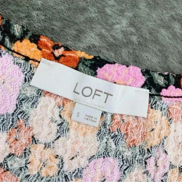 LOFT Floral Textured Button Tie Front Top - Picture 4 of 12